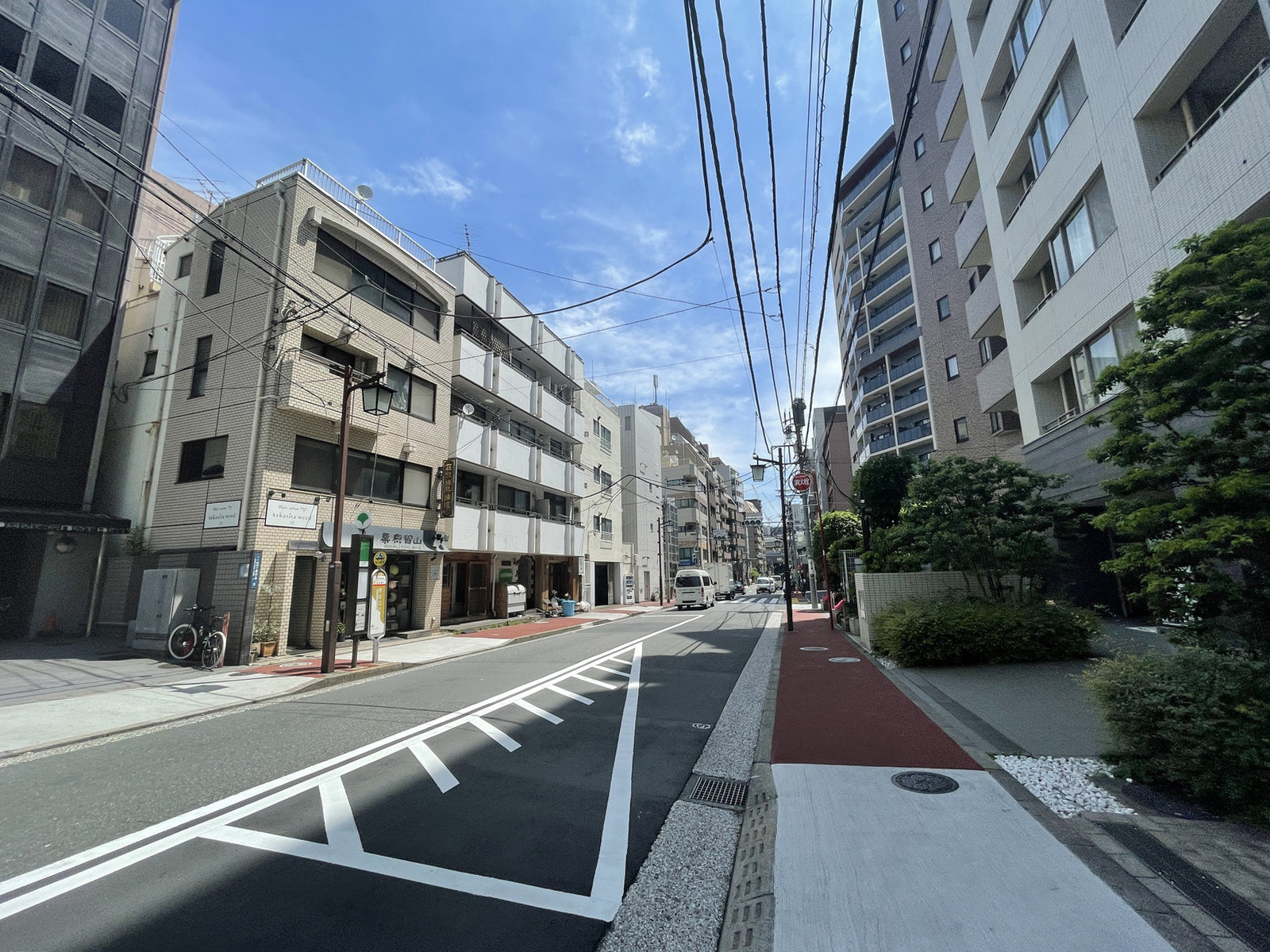 南麻布Aビル前面の通り