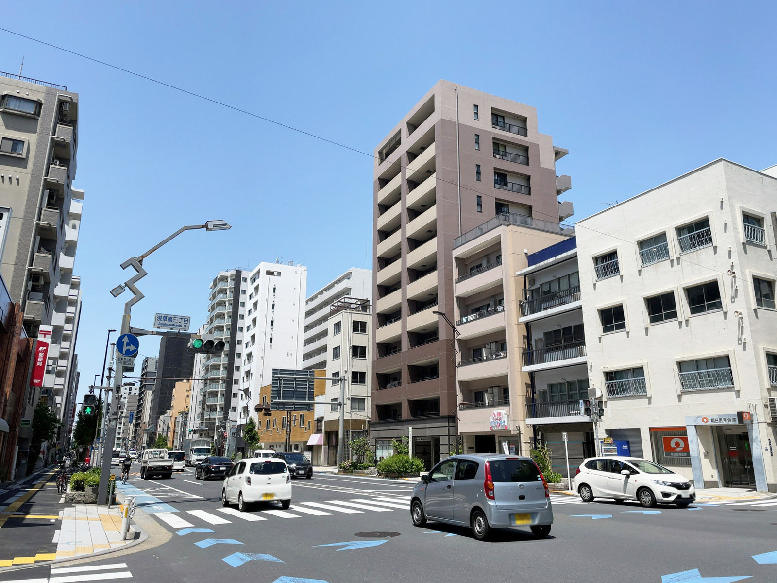モリタビル浅草橋前面の蔵前橋通り