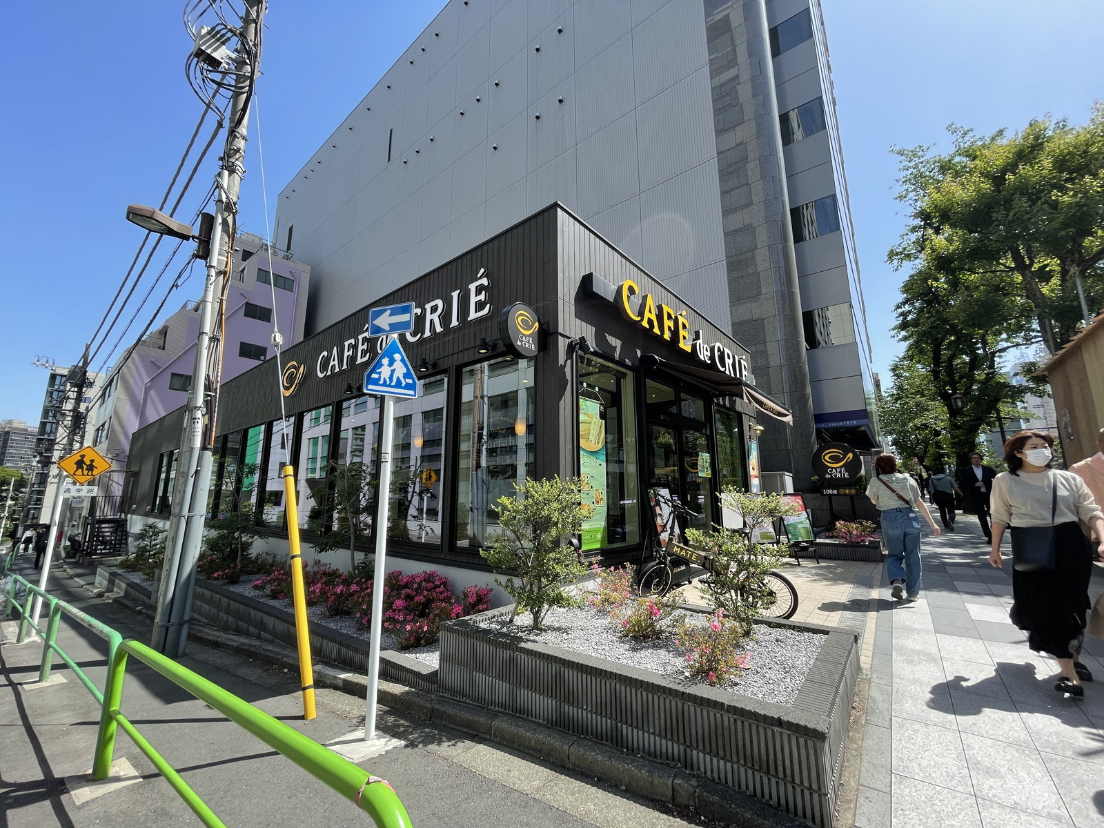 徒歩3分のカフェ・ド・クリエ市ヶ谷東店