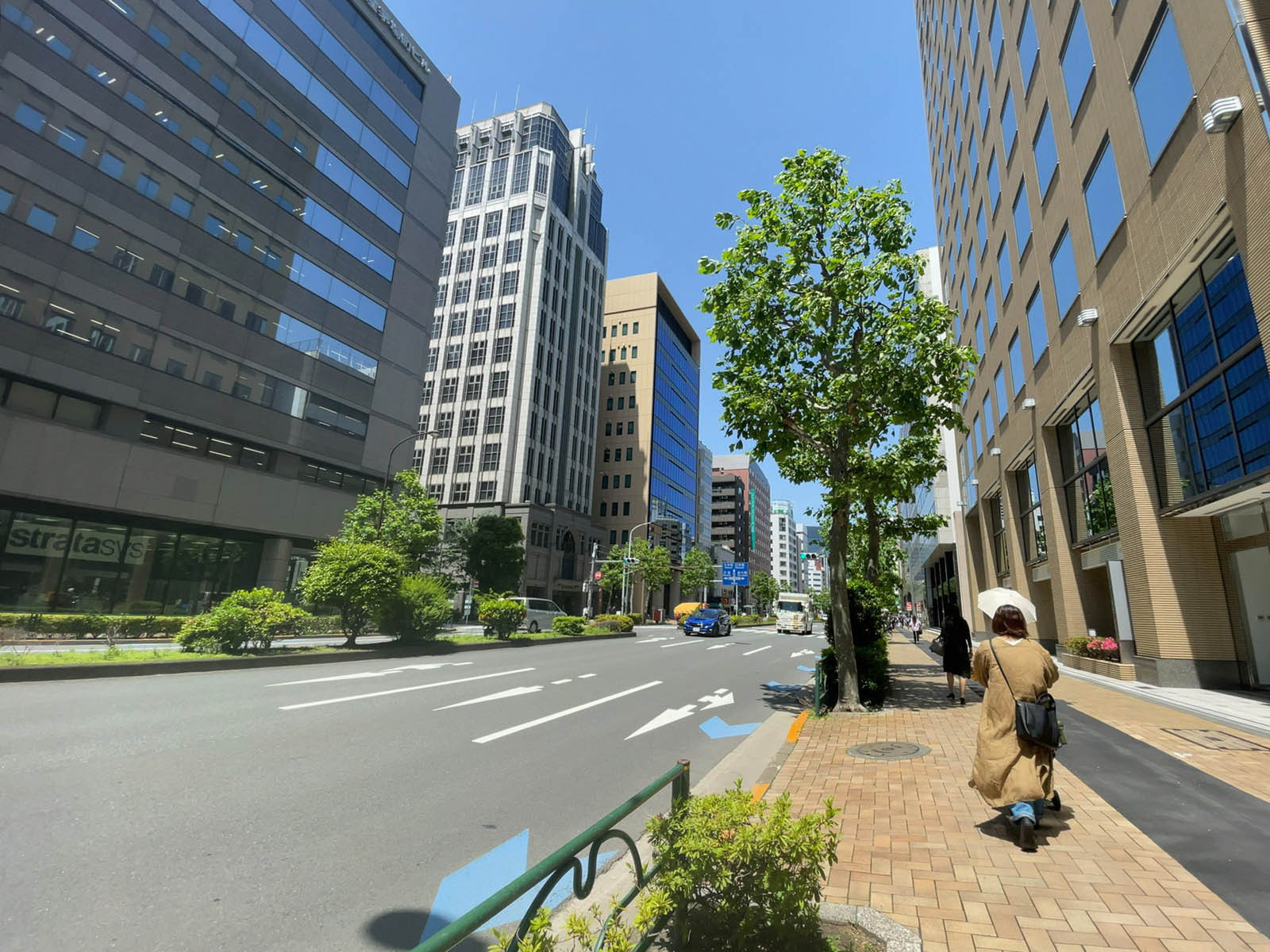 白鹿茅場町ビル前面の通り