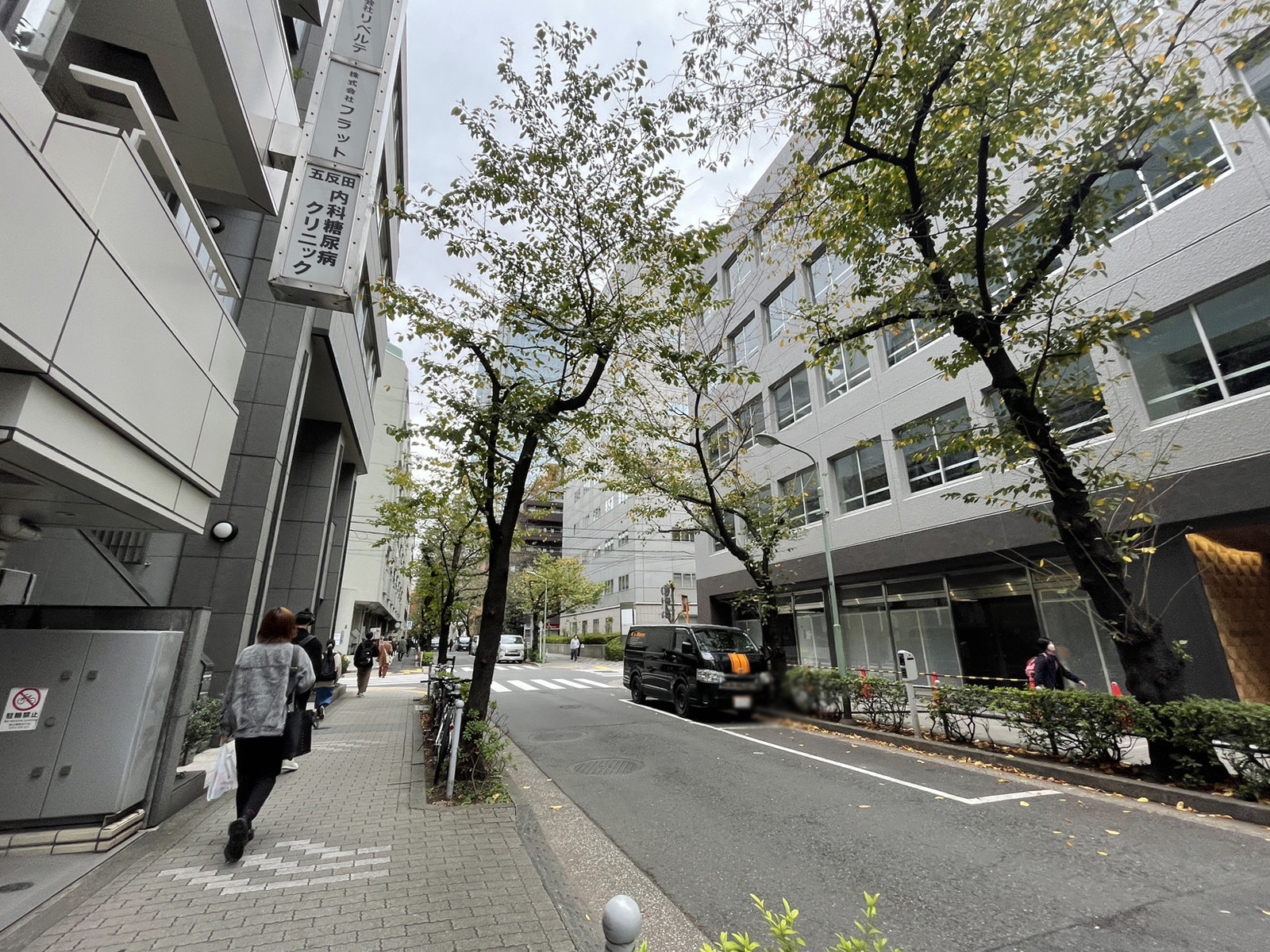 いちご五反田ウエストビル前面の通り