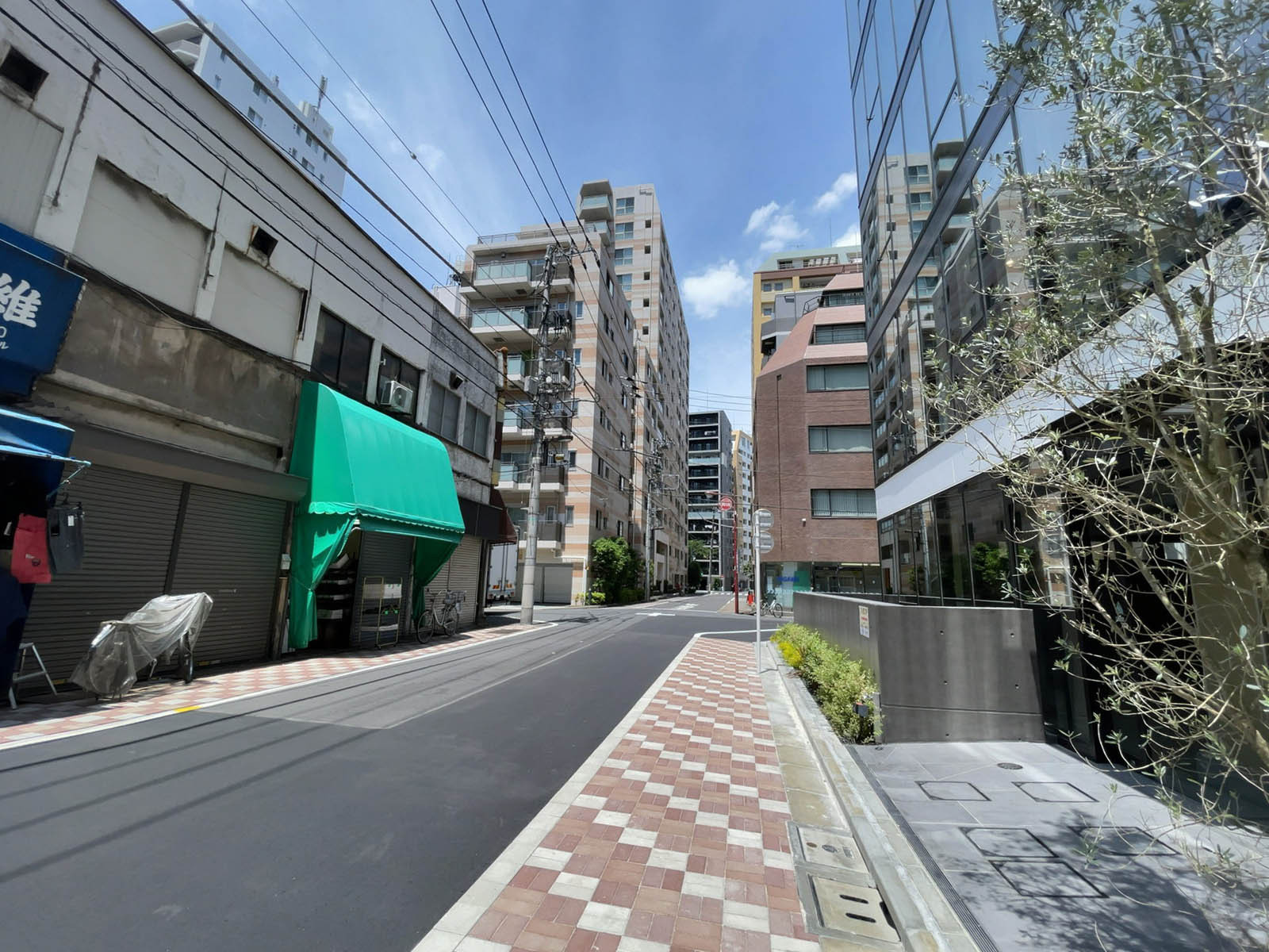 BIGS東神田前面の通り