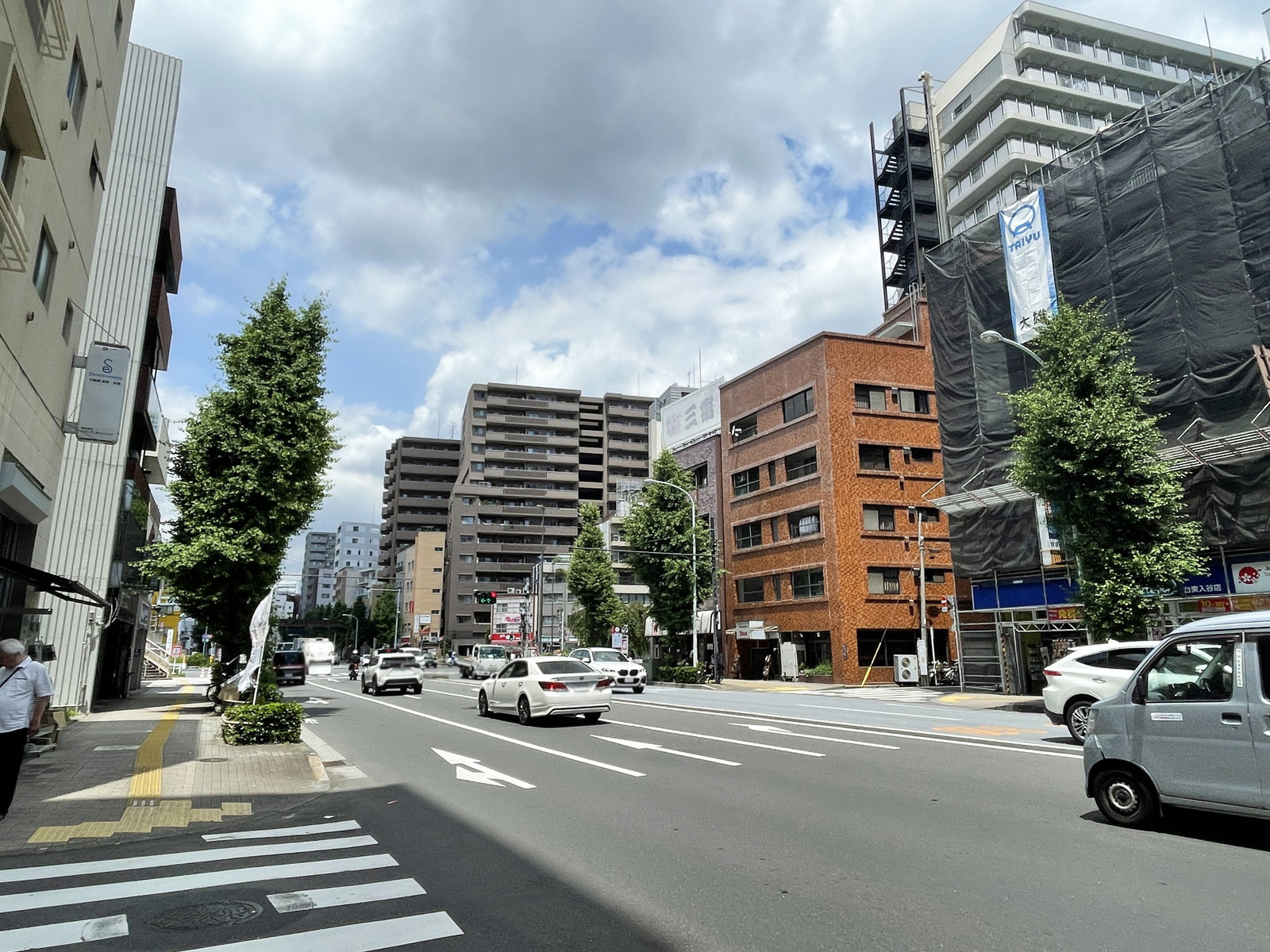 近くの言問通り