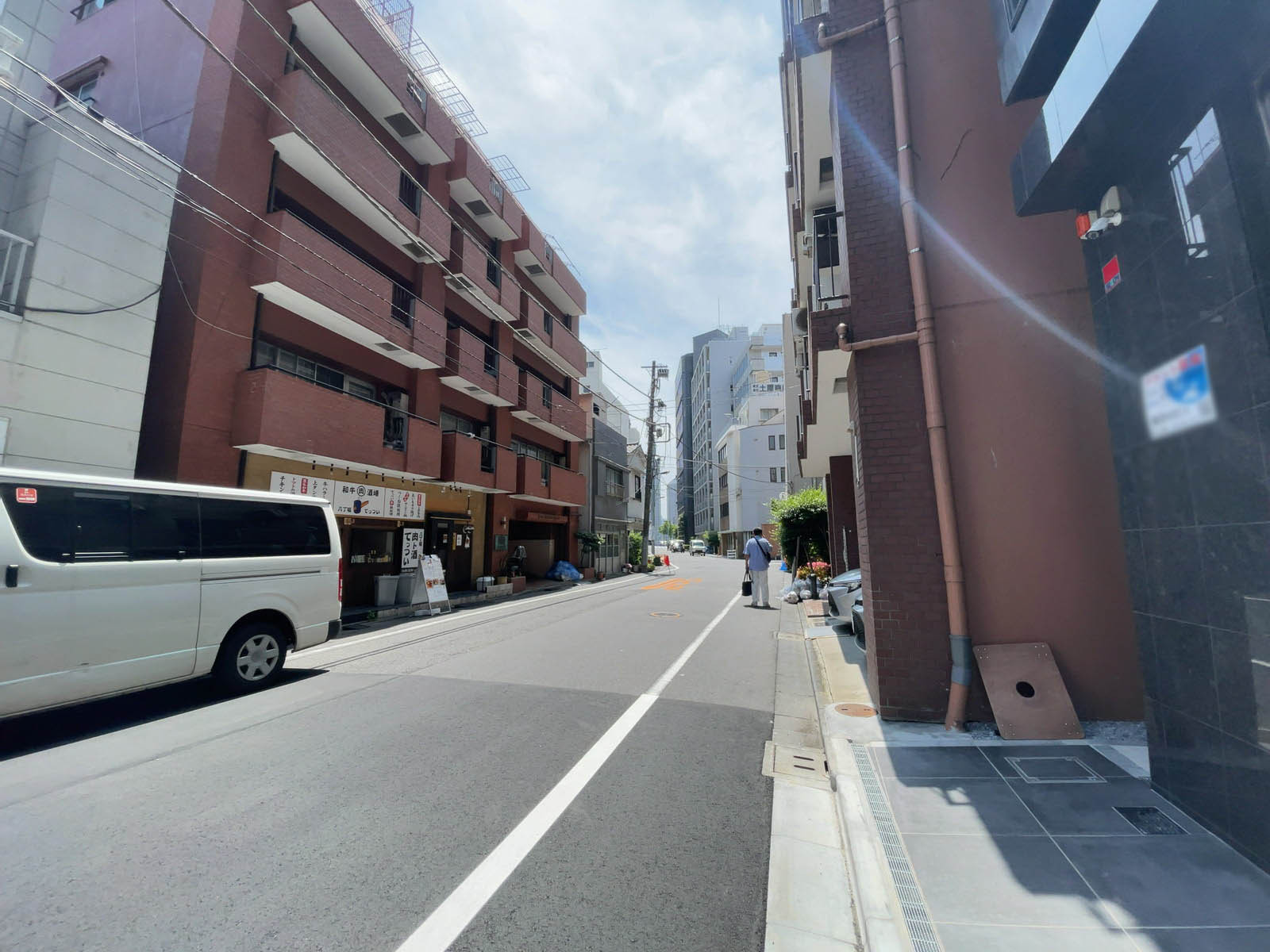 東京NSビル前面の通り