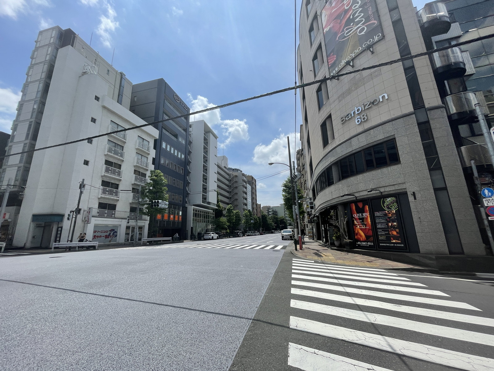 小野田マンション付近の外苑西通り