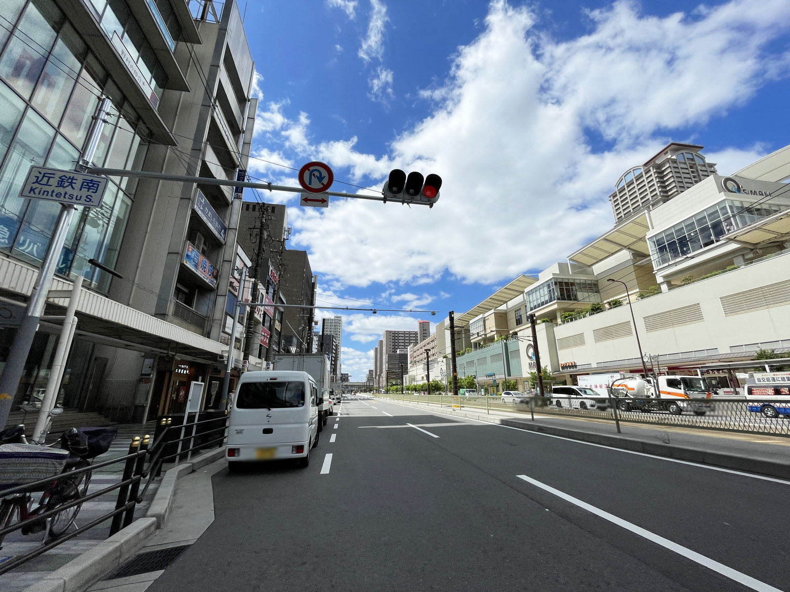 あべのハルカス前面の通り
