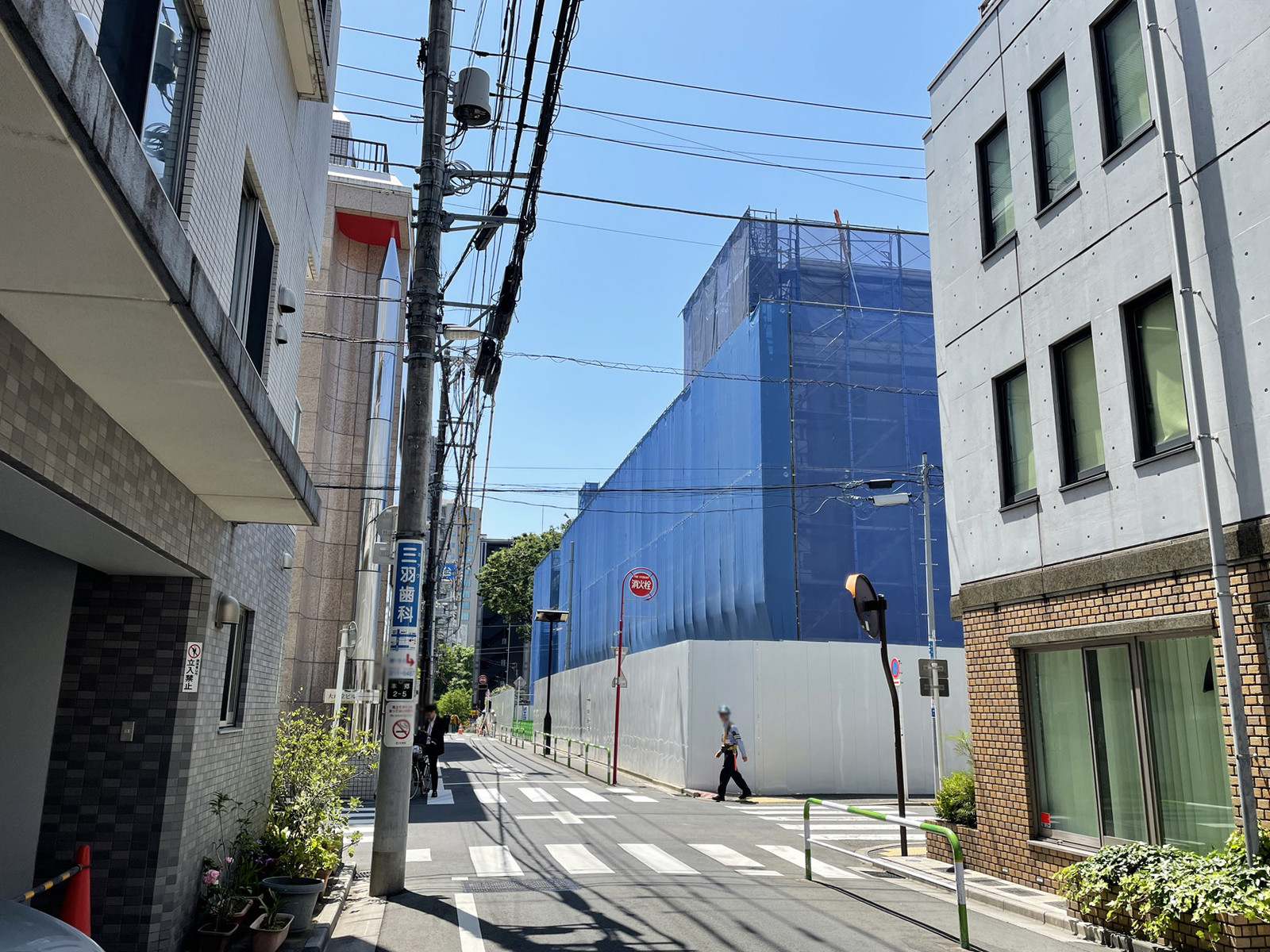 ビジョンプレイス前面の通り