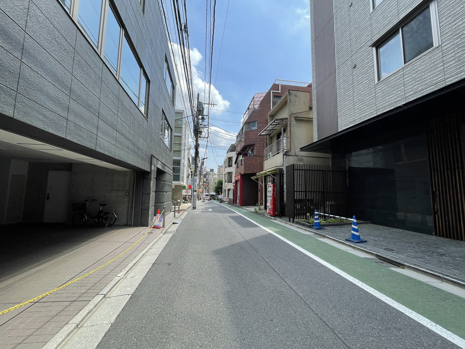 周辺は落ち着いたエリア