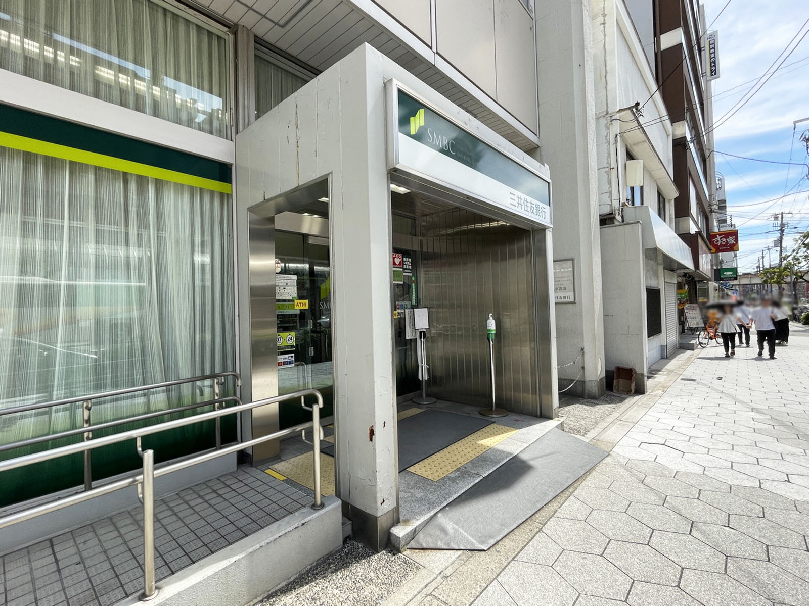 徒歩1分の三井住友銀行 玉造支店