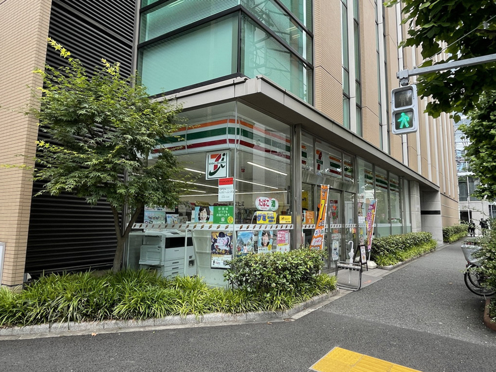 徒歩1分のセブンイレブン神田万世橋南店