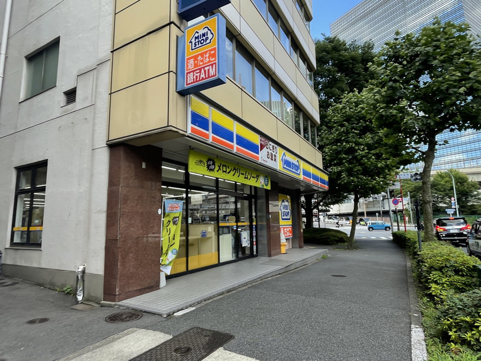 並びのミニストップ日本橋本石町店