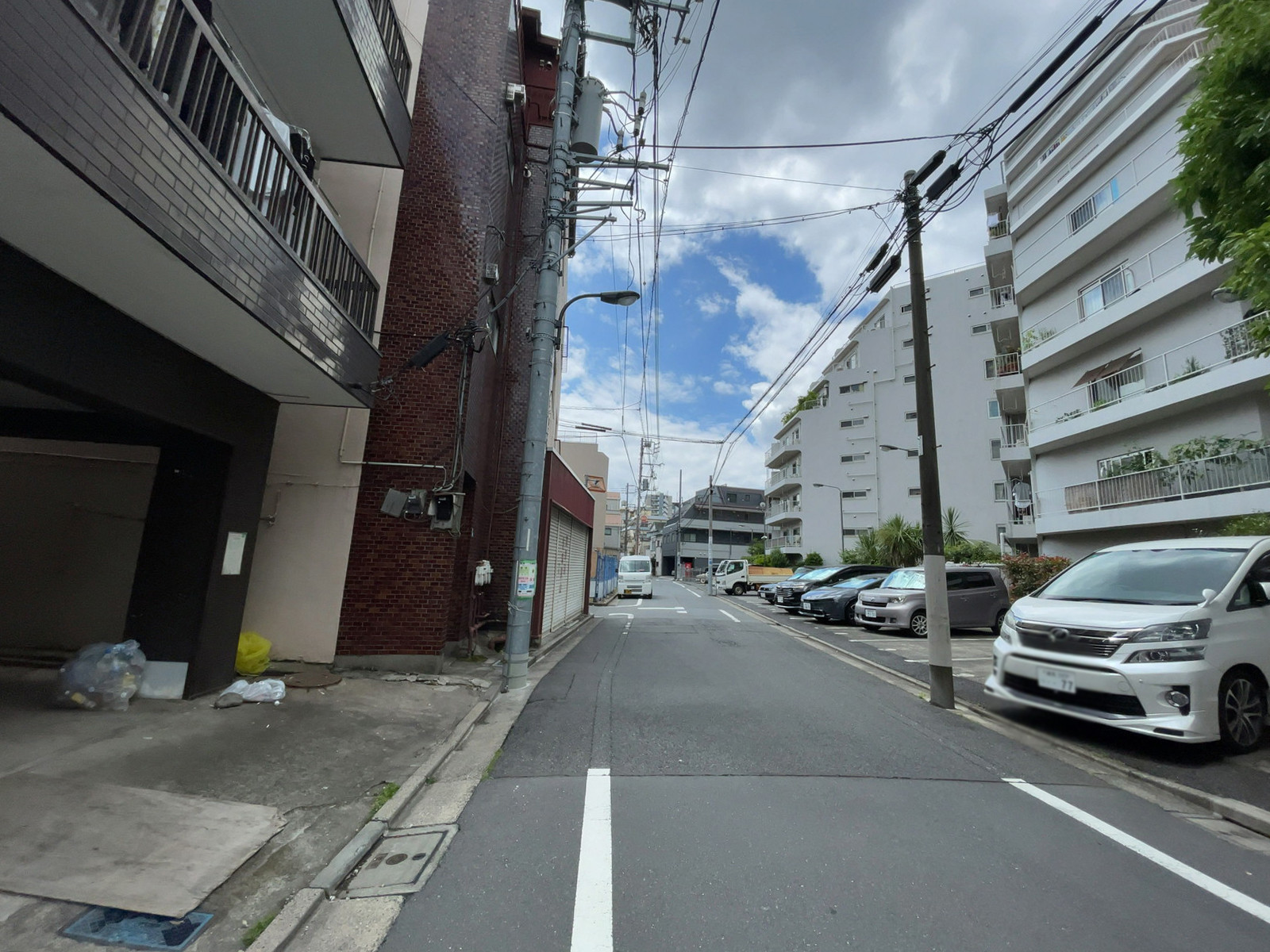 フレンドリーフラッツ2前面の通り