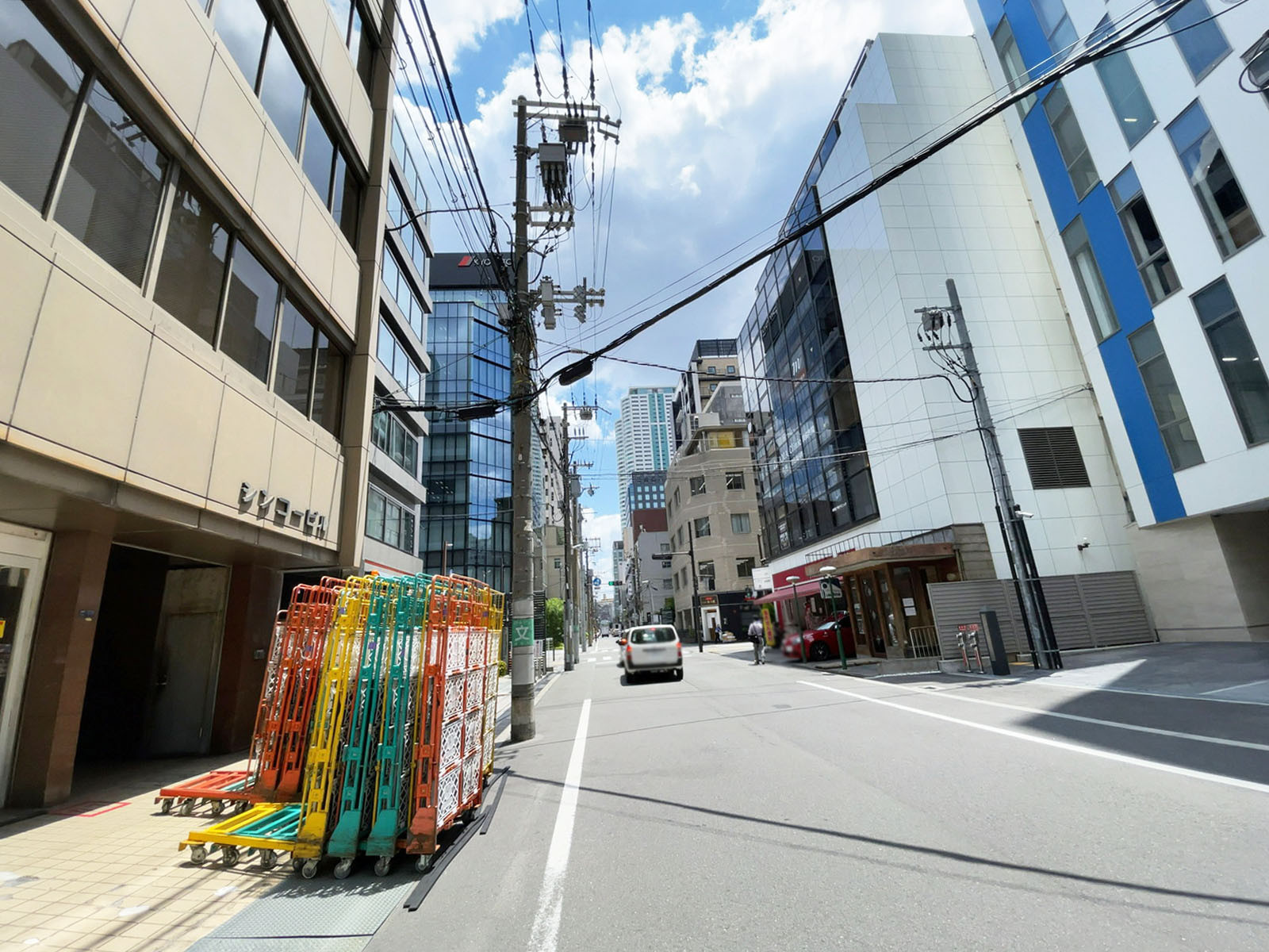 ステラ淀屋橋前面の通り