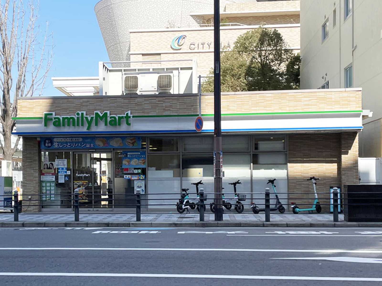 付近のファミリーマート 内本町西店
