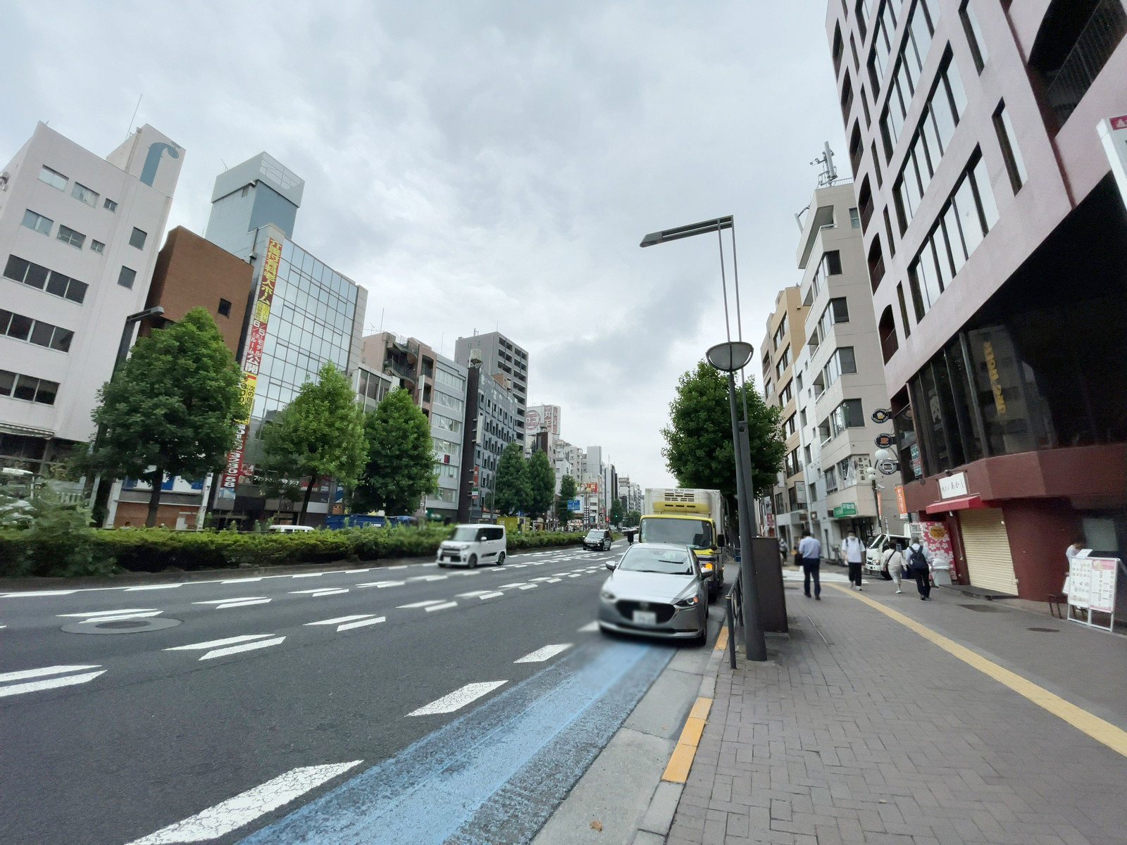 至近の新宿通り