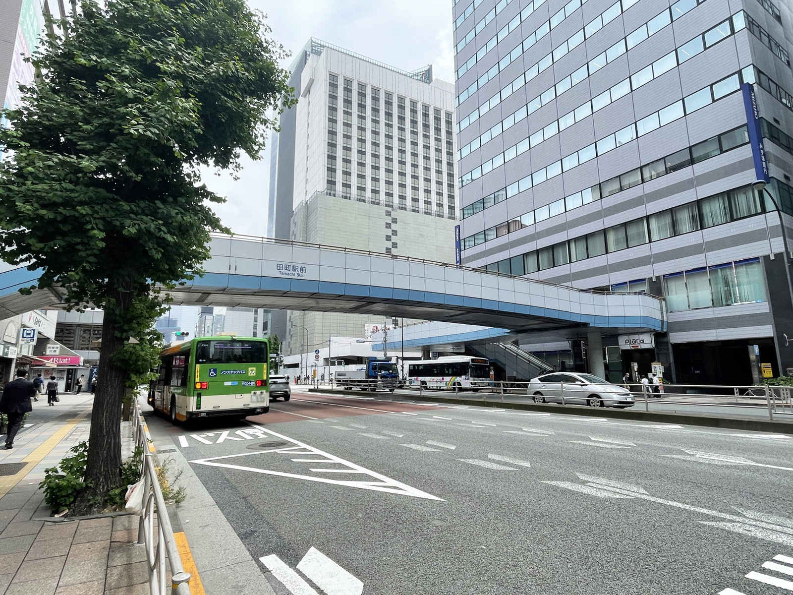YCC田町ビル前面の第一京浜