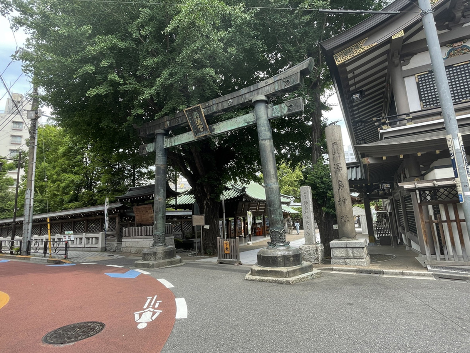 付近の湯島天満宮