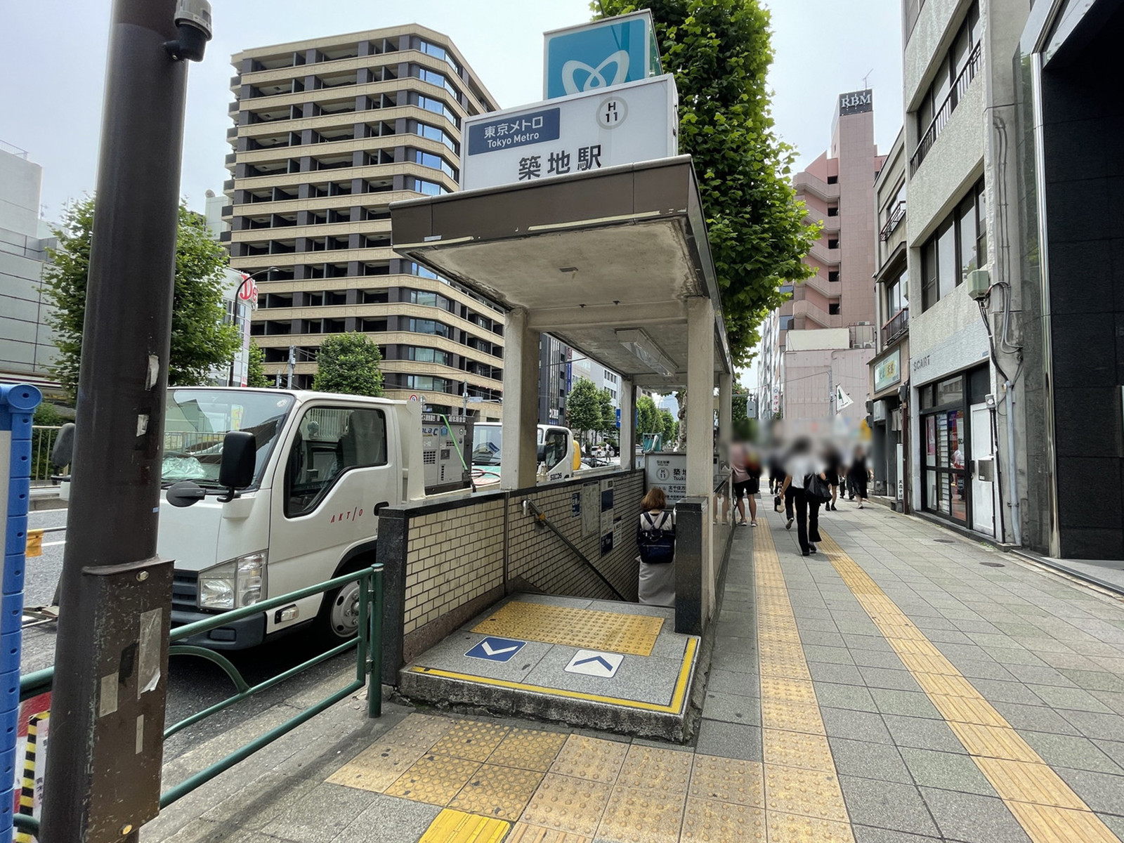 最寄りの「築地駅」