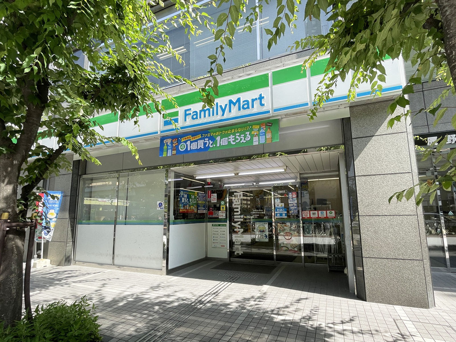 付近のファミリーマート 西本町なにわ筋店