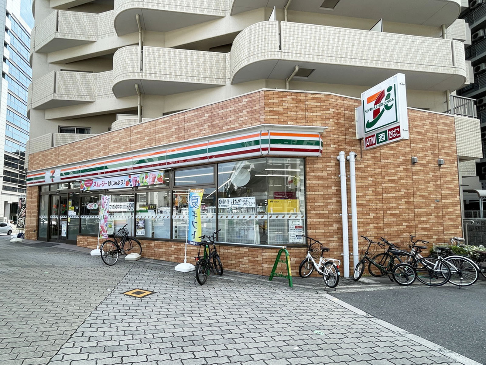 同じ通りにあるセブンイレブン 大阪江戸堀3丁目店