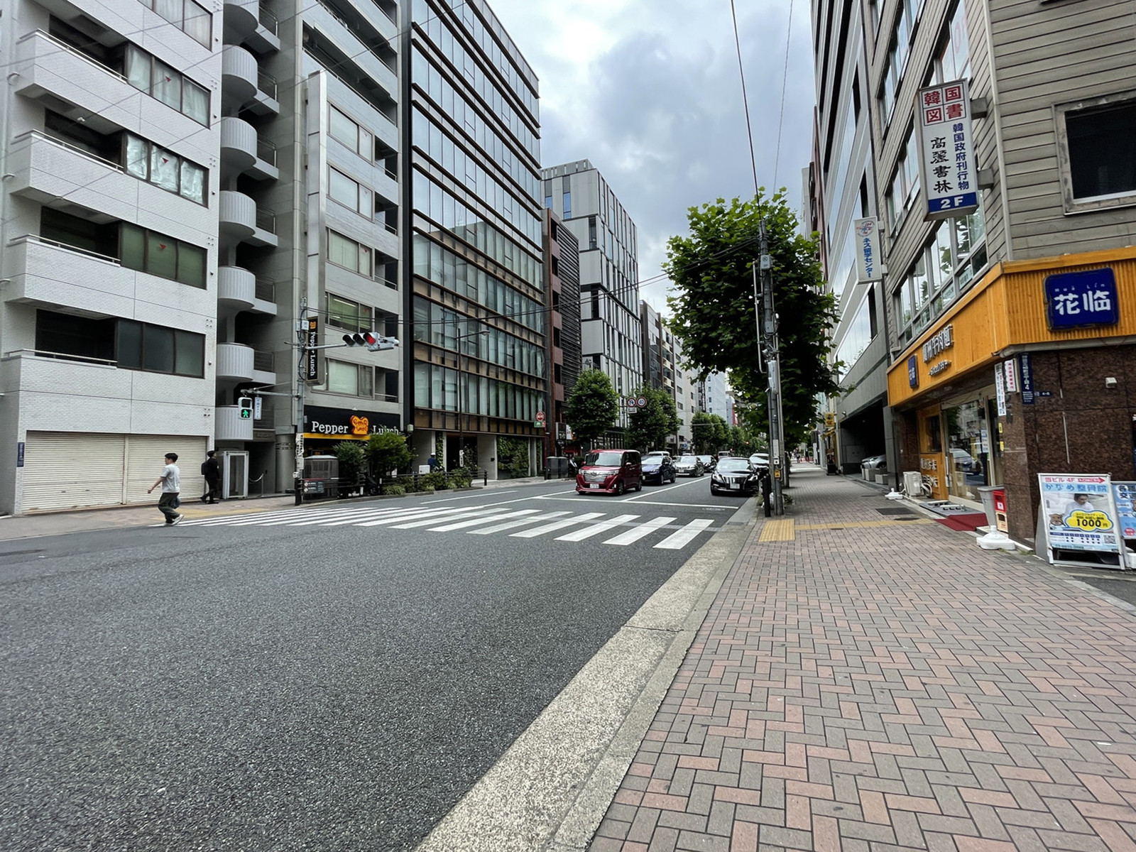 VORT水道橋2前面の水道橋西通り