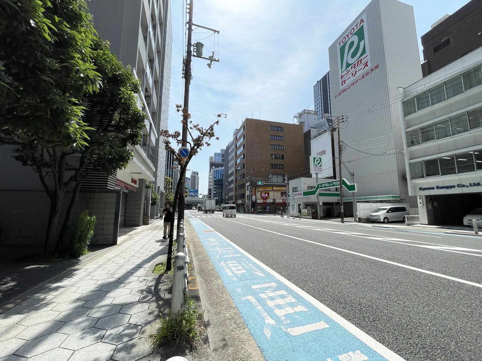 マツモト産業ビル前面の通り