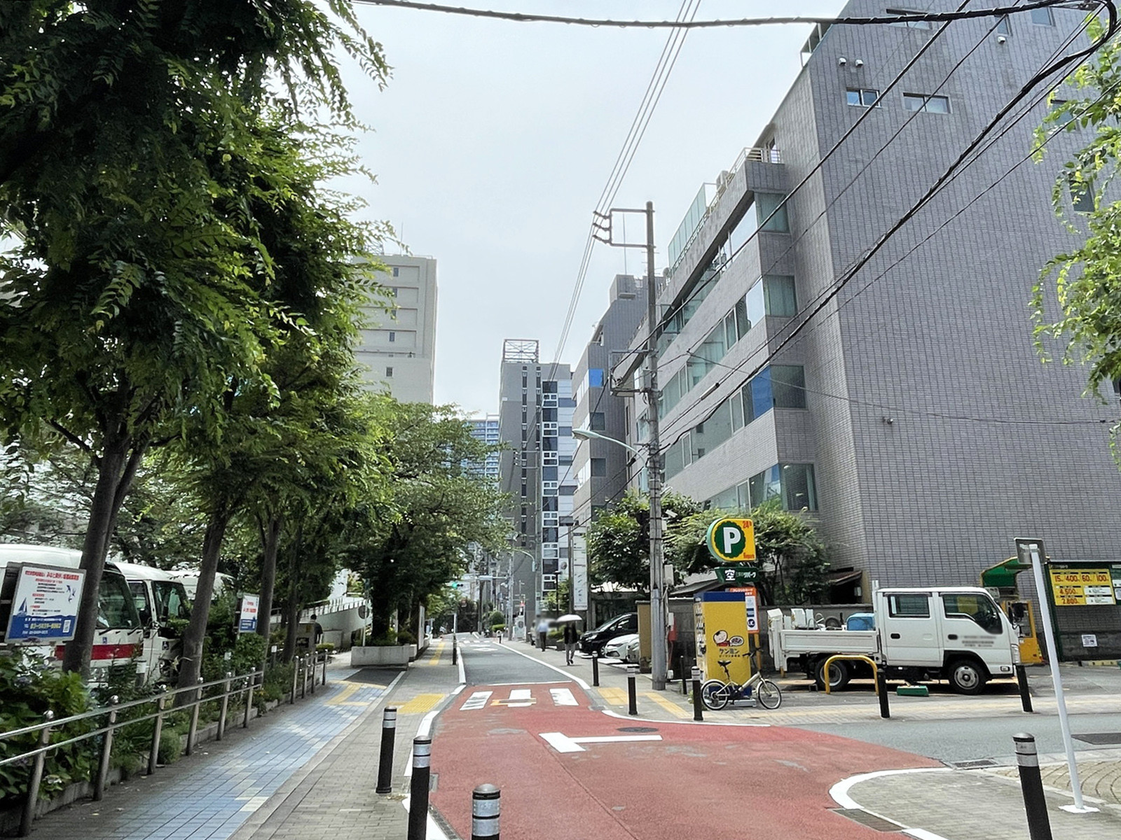 芝TKビル前面の通り