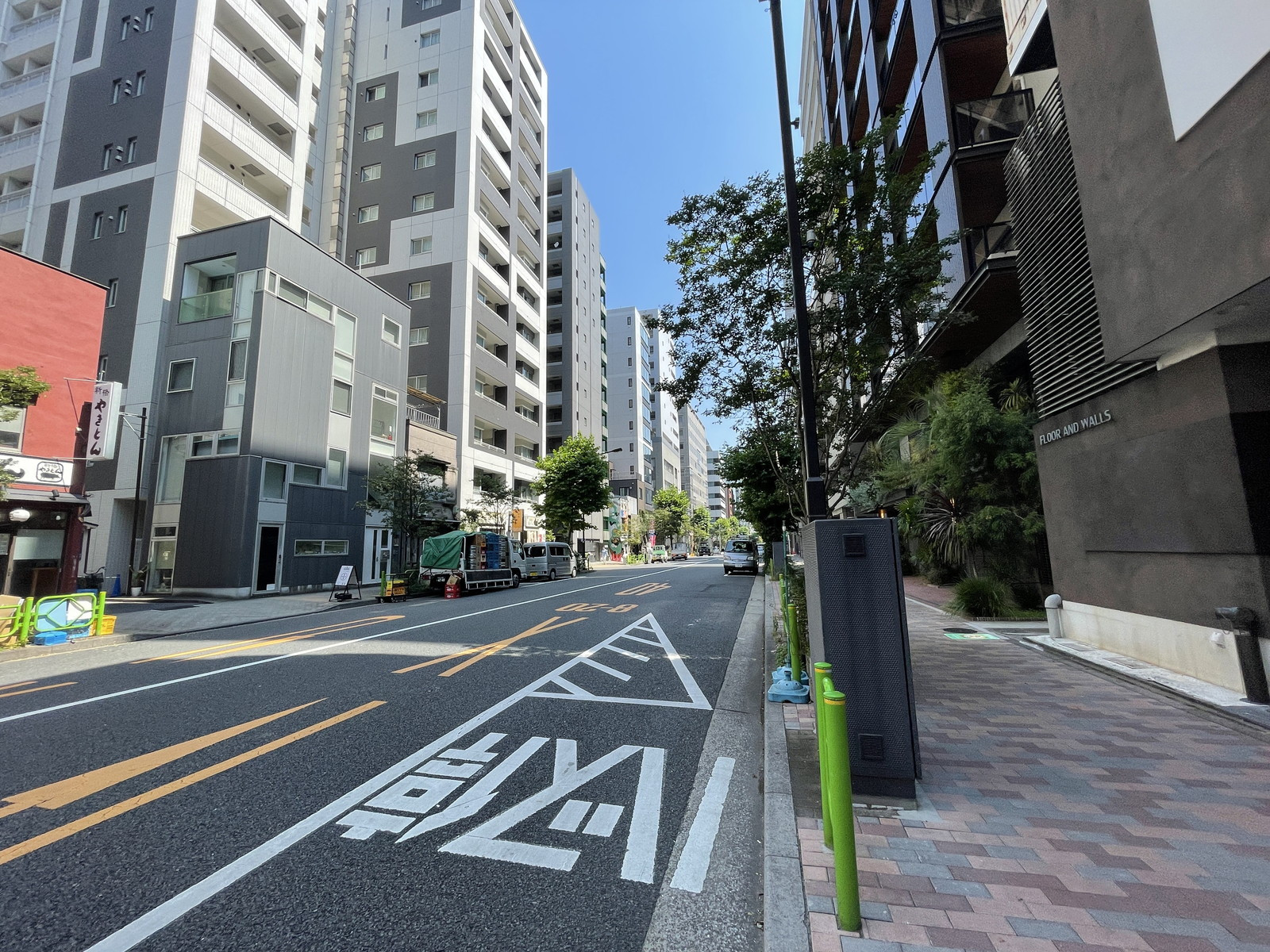 NOVEL WORK Hatchobori前面の通り