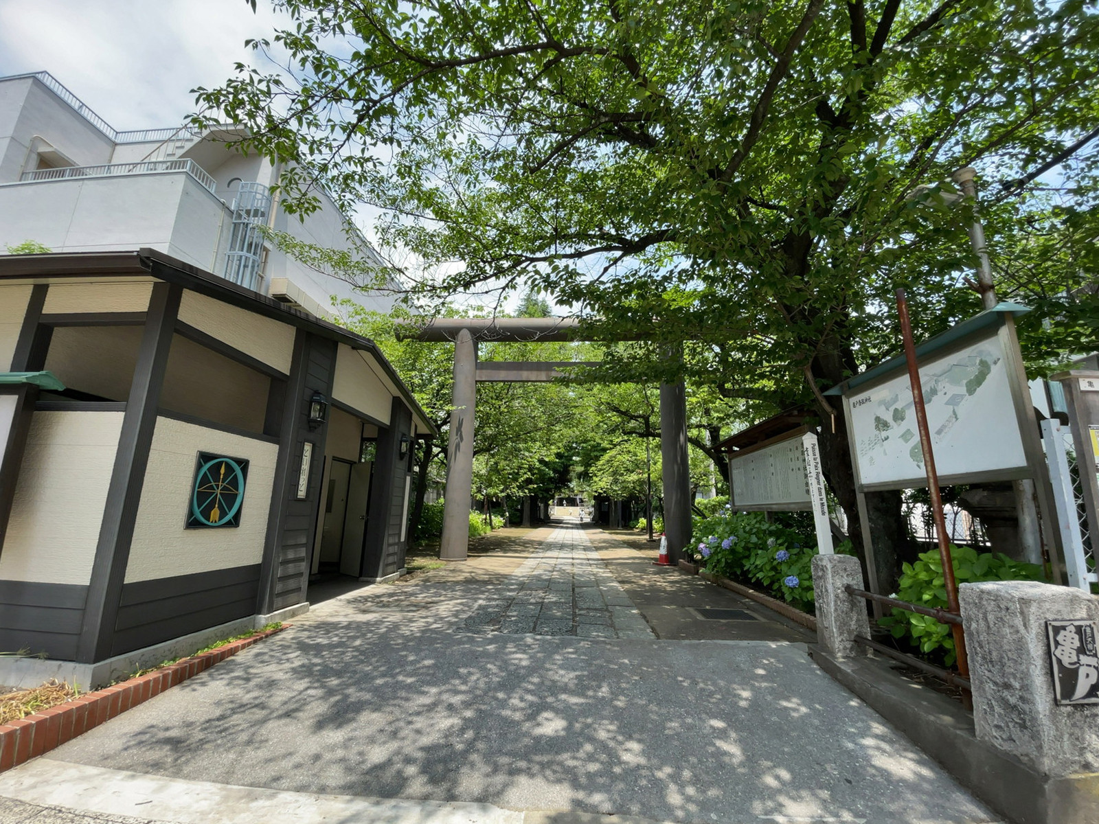 徒歩1分の亀戸香取神社