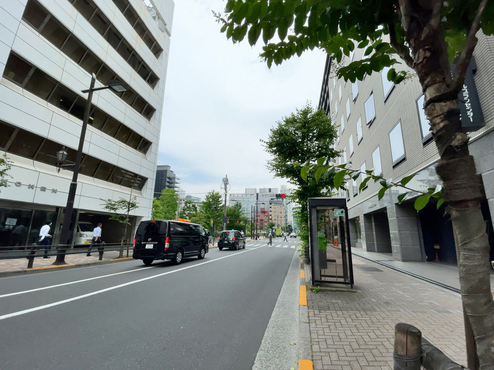 協和ビル前面の通り