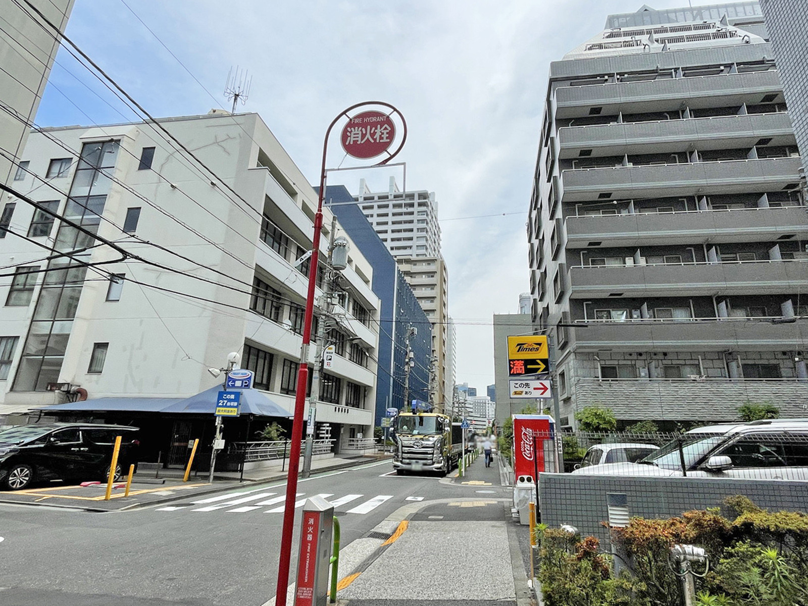中野第一ビル前面の通り