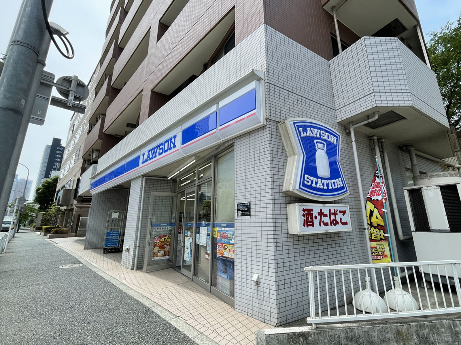 徒歩3分のローソン 芝浦シーバンス前店