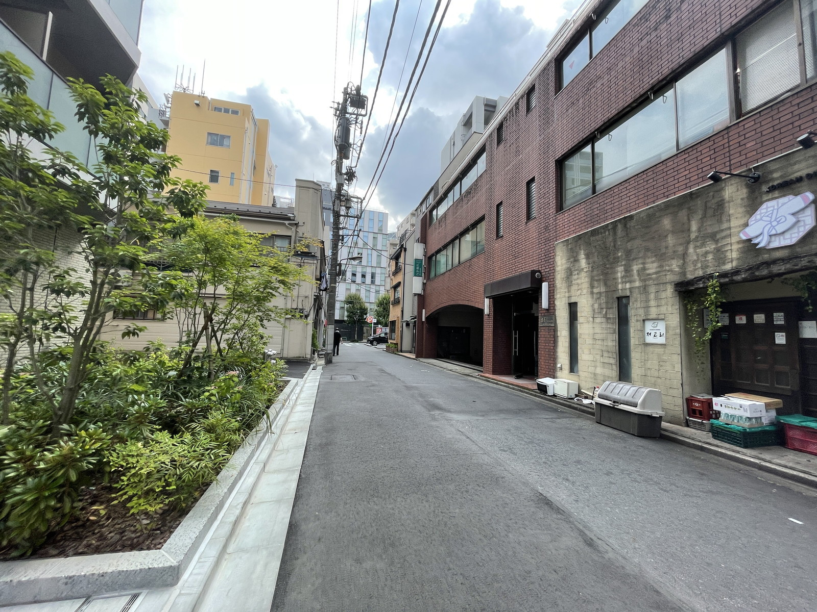 BFビルディング前面の通り