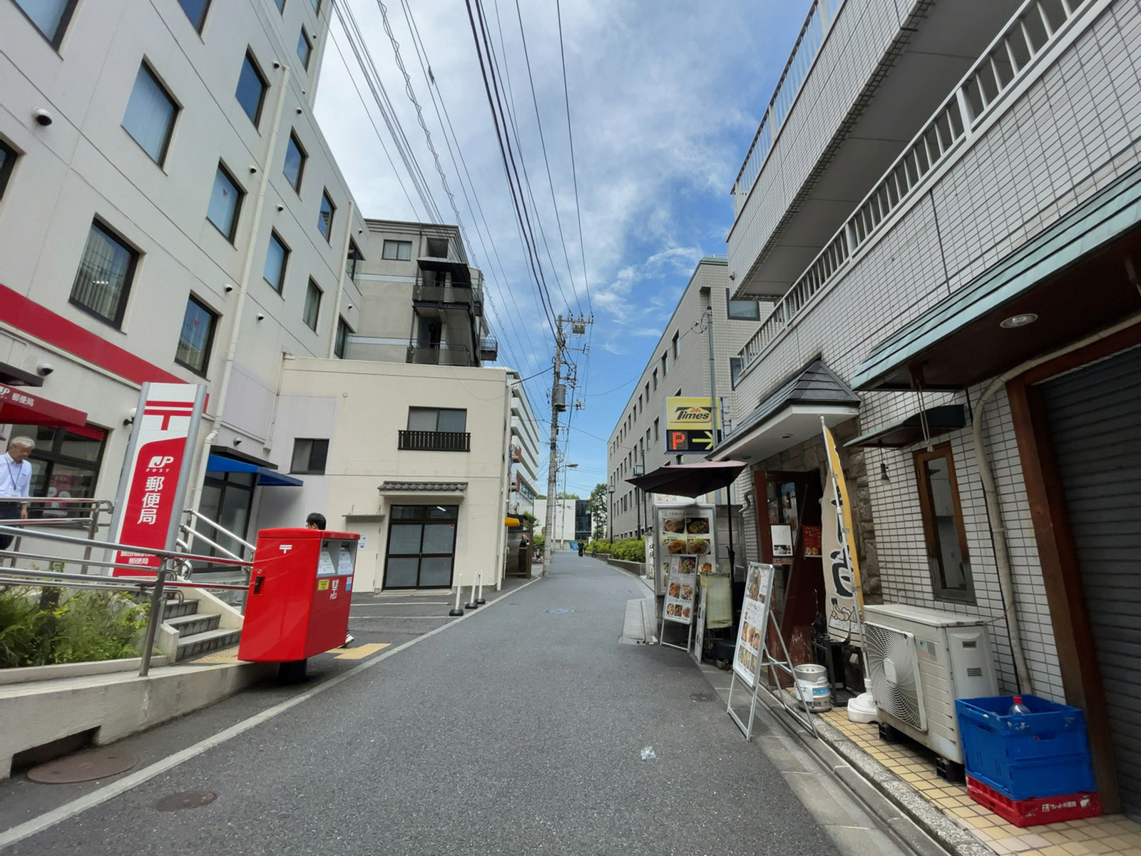 ドメインビル前面の通り