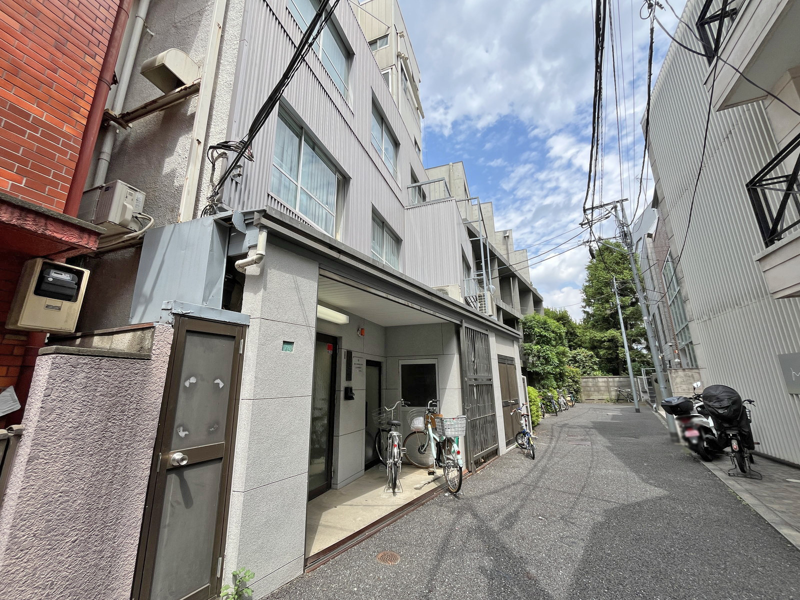 ロイヤルコート目白前面通り