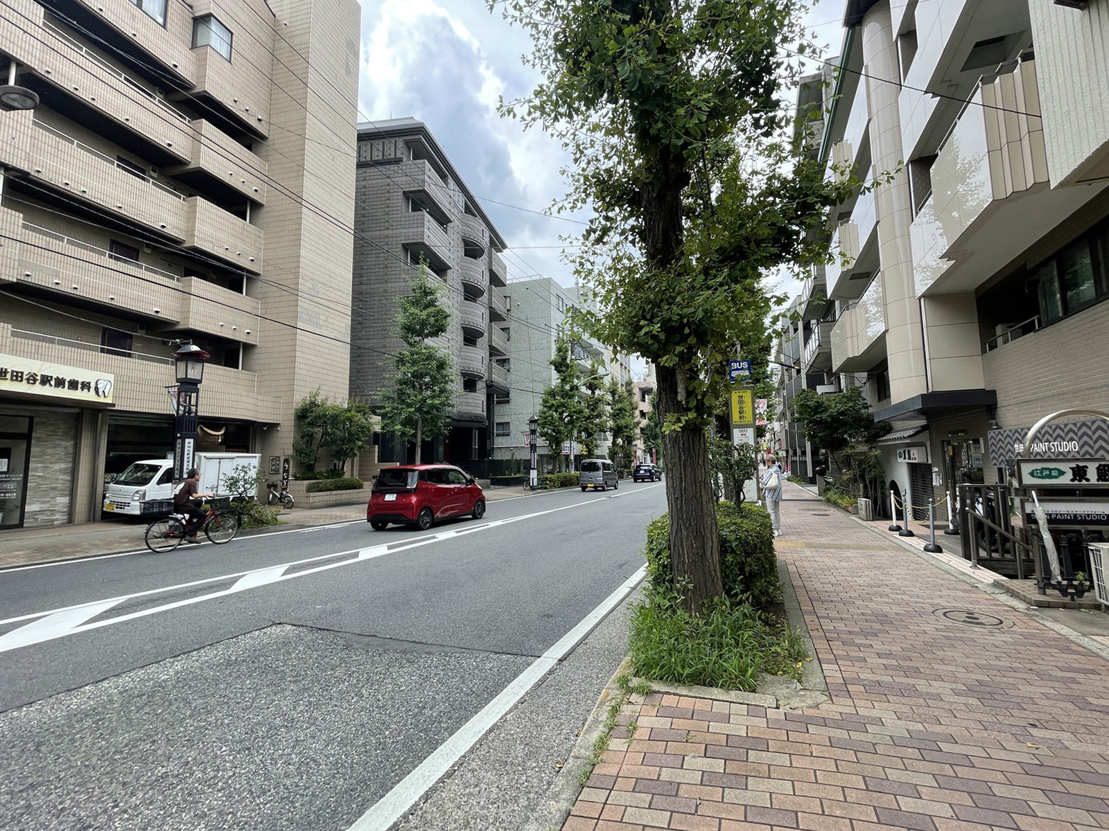 KSKビル前面の通り
