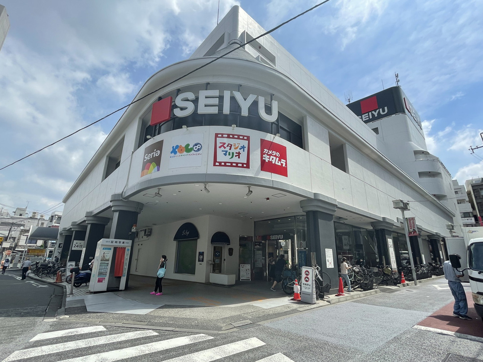 至近の西友 三軒茶屋店