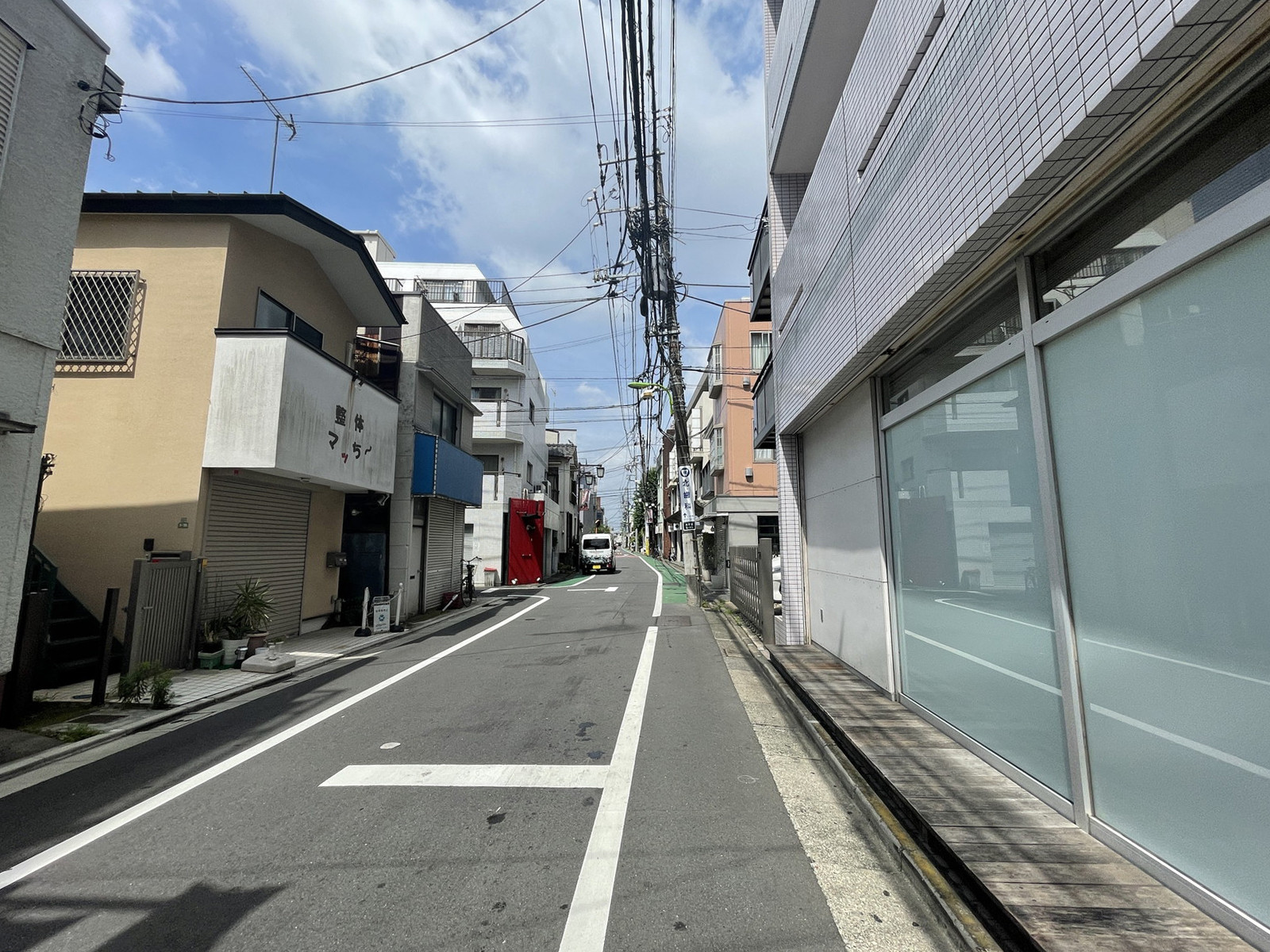 R-rooms三軒茶屋前面の通り