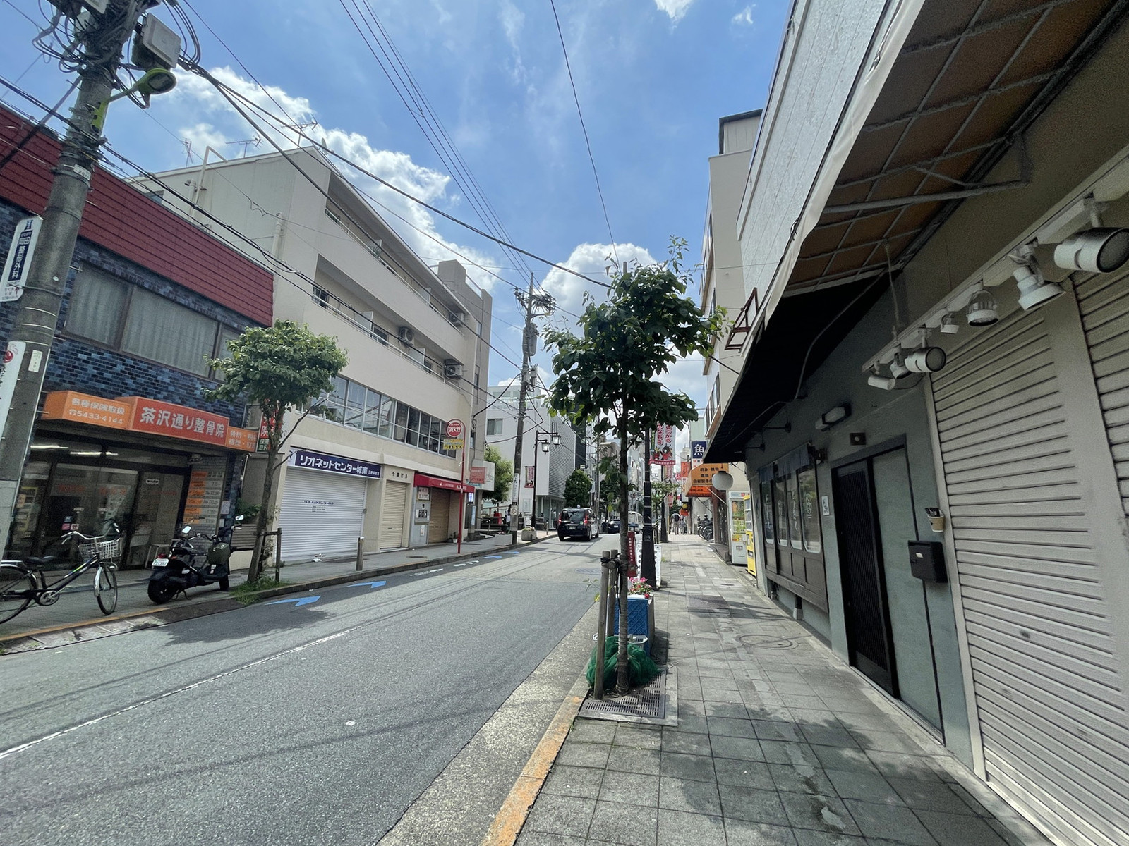 付近の茶沢通り