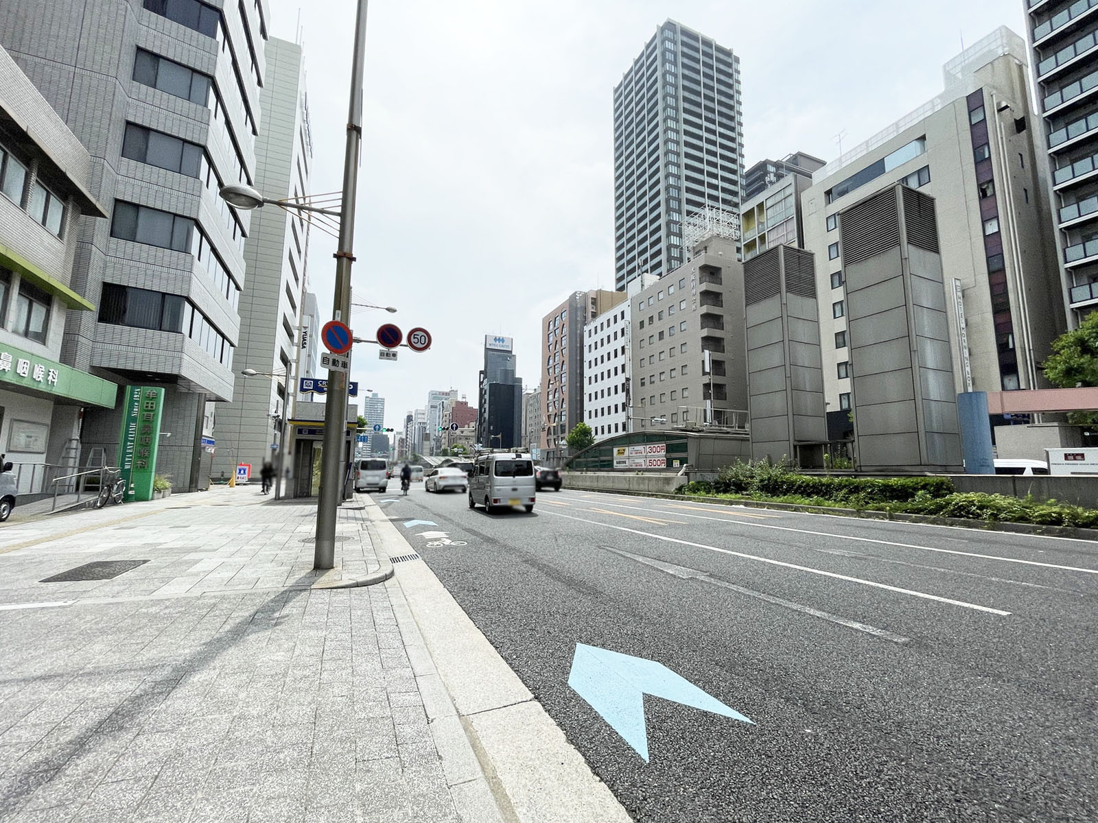 クリスタファイブ前面の通り