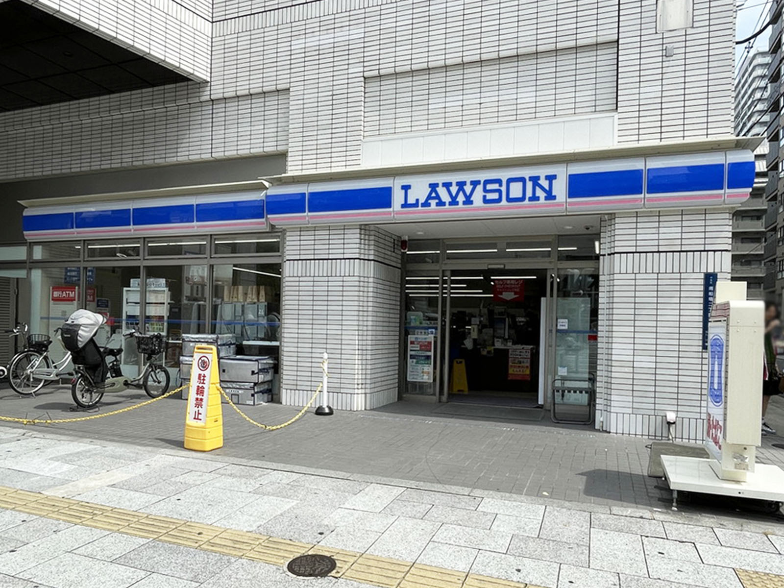 同じ通りにあるローソン 南船場二丁目店