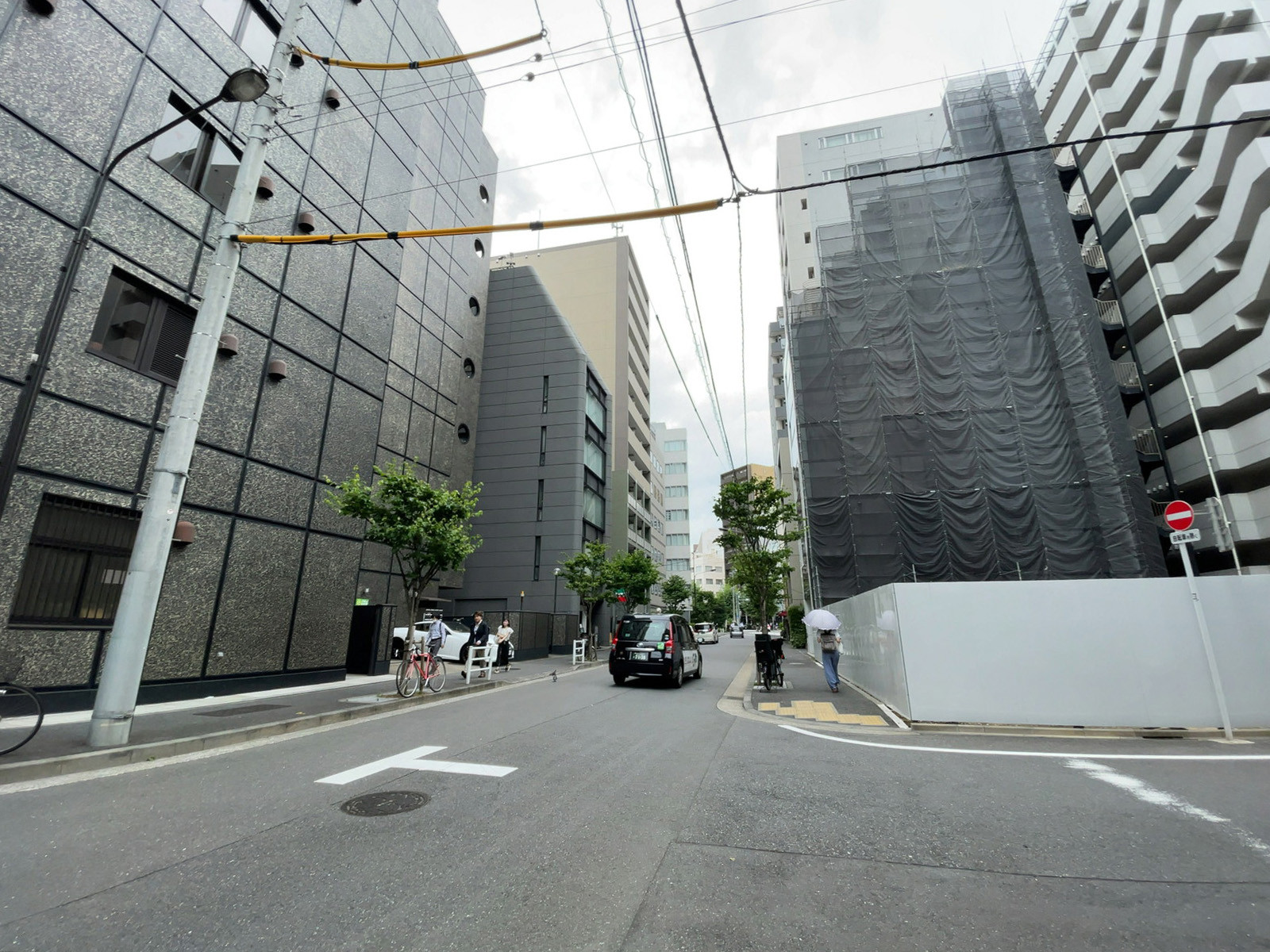 日本橋フジビル前面の通り
