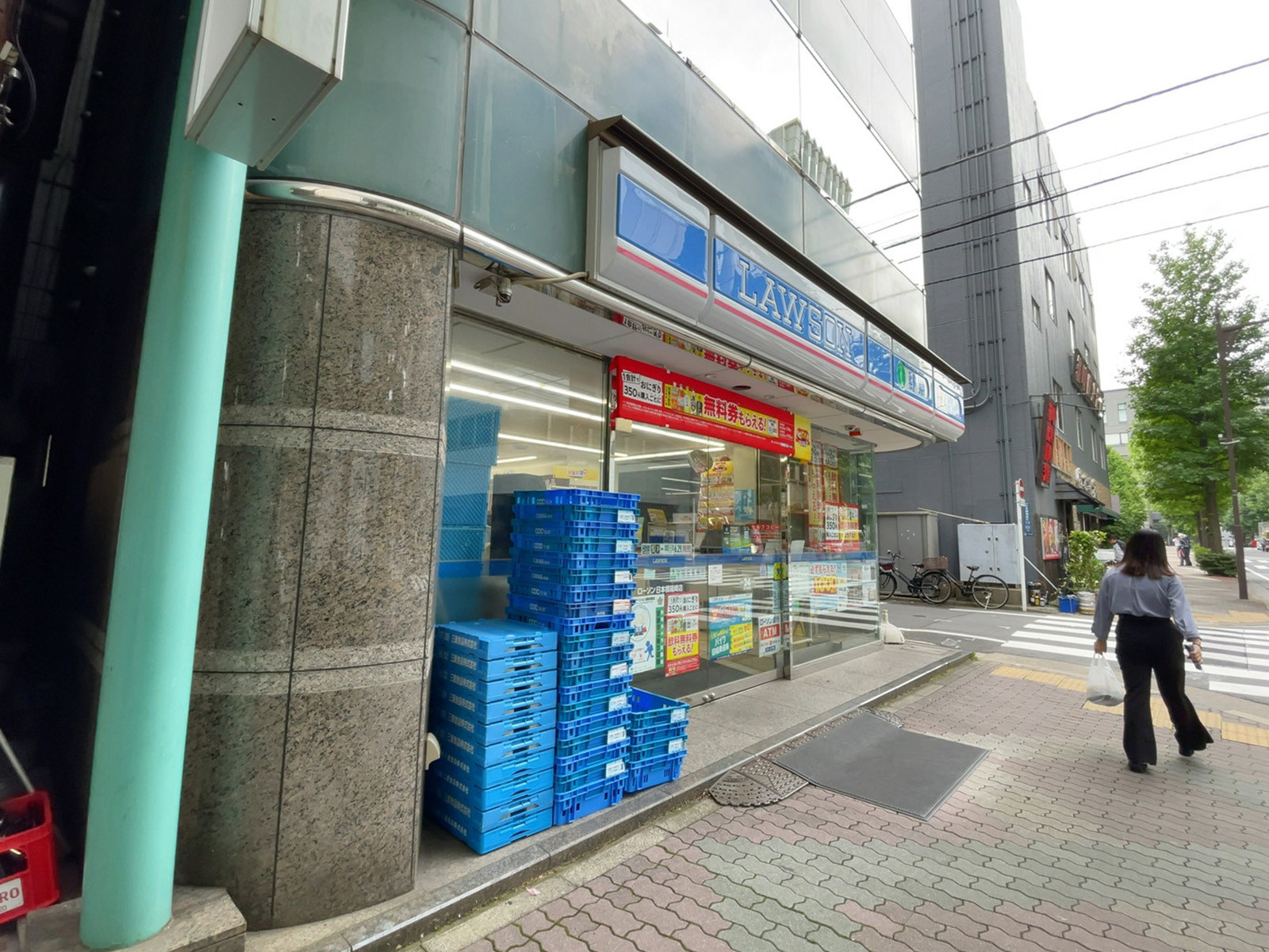 徒歩1分のローソン 日本橋箱崎店