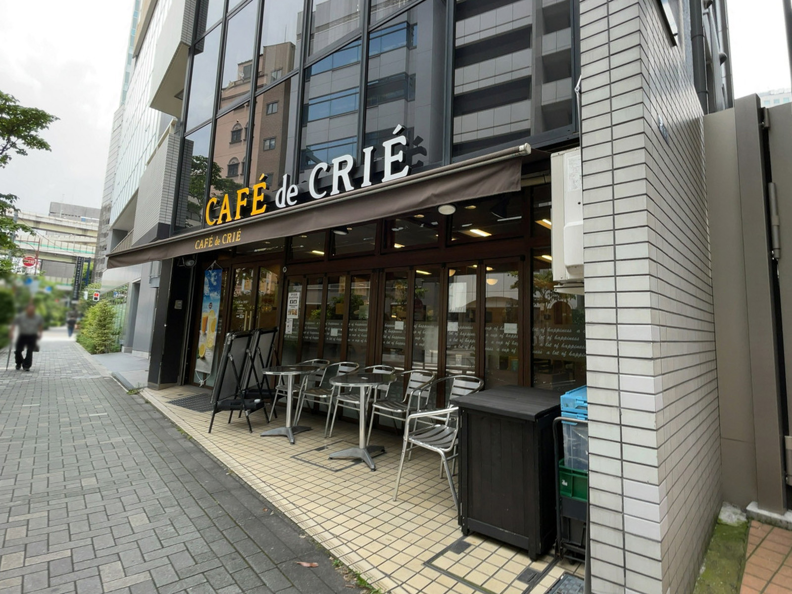 徒歩3分のカフェ・ド・クリエ箱崎町店