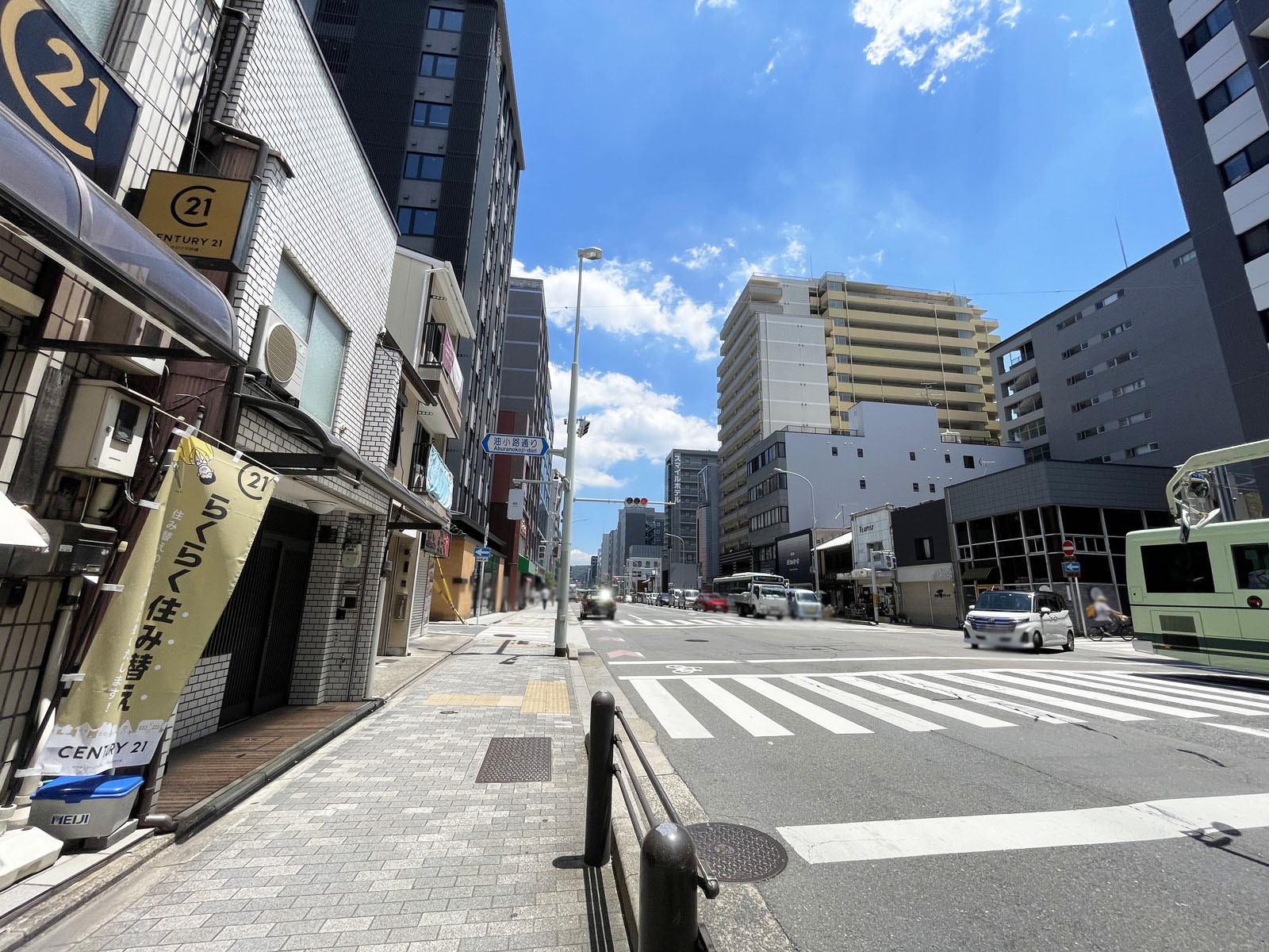四条黒田ビル前面の通り