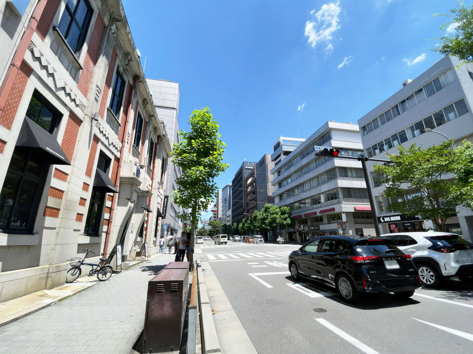 第14長谷ビル前面の通り