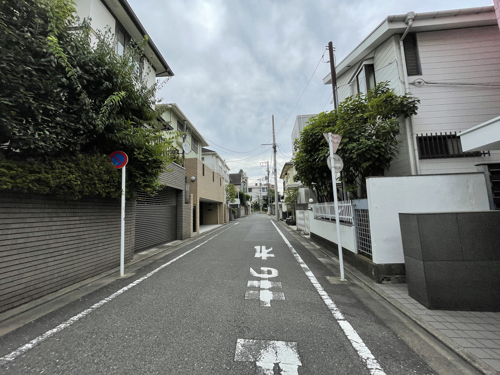 大島ビル前面の通り