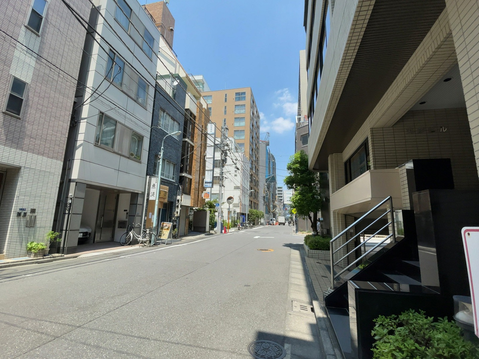日本橋ETビル前面の通り