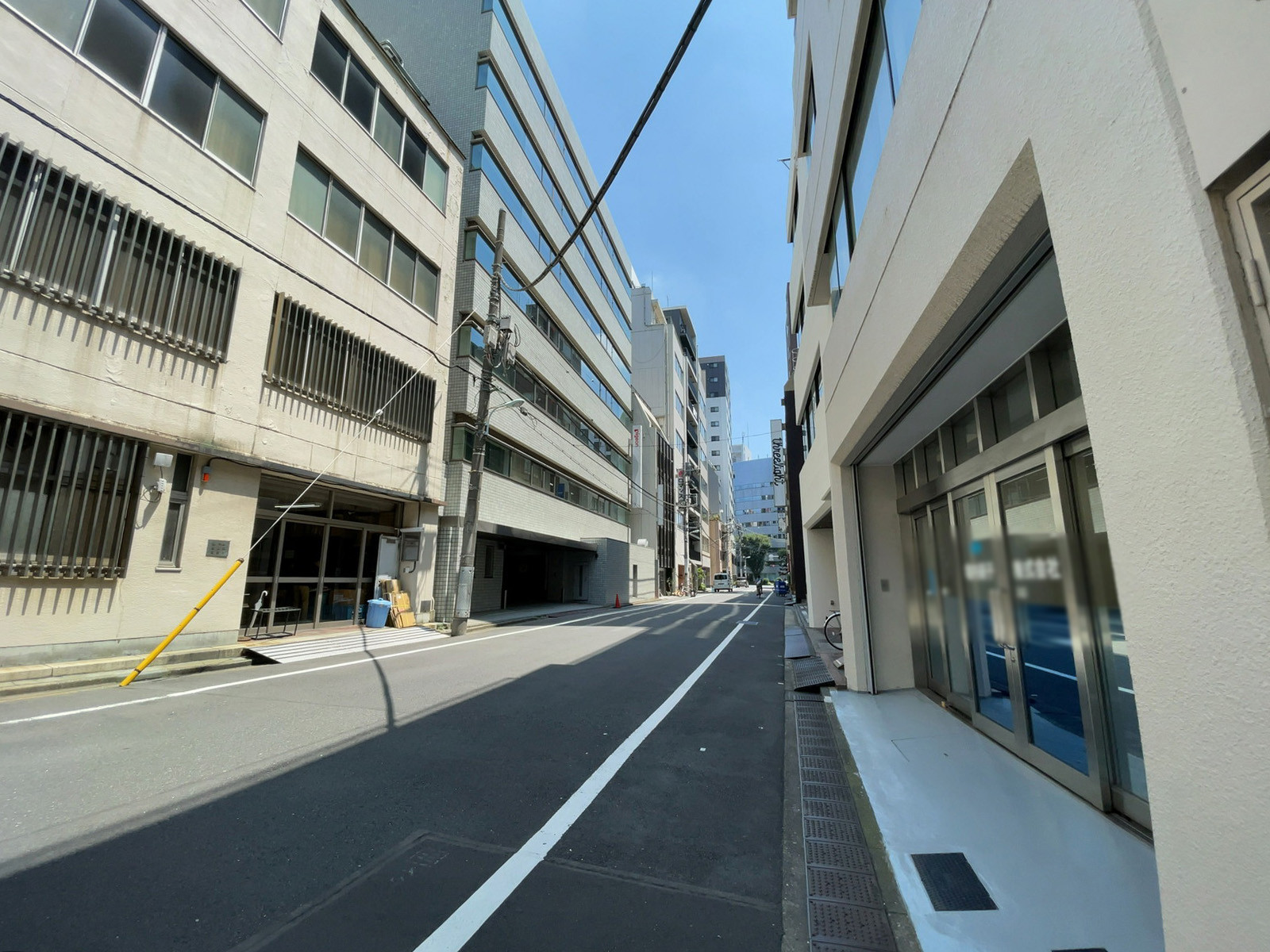 イマス日本橋HORIIビル前面の通り