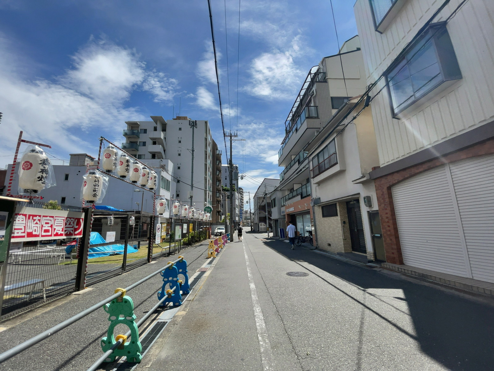 SAビル前面の通り